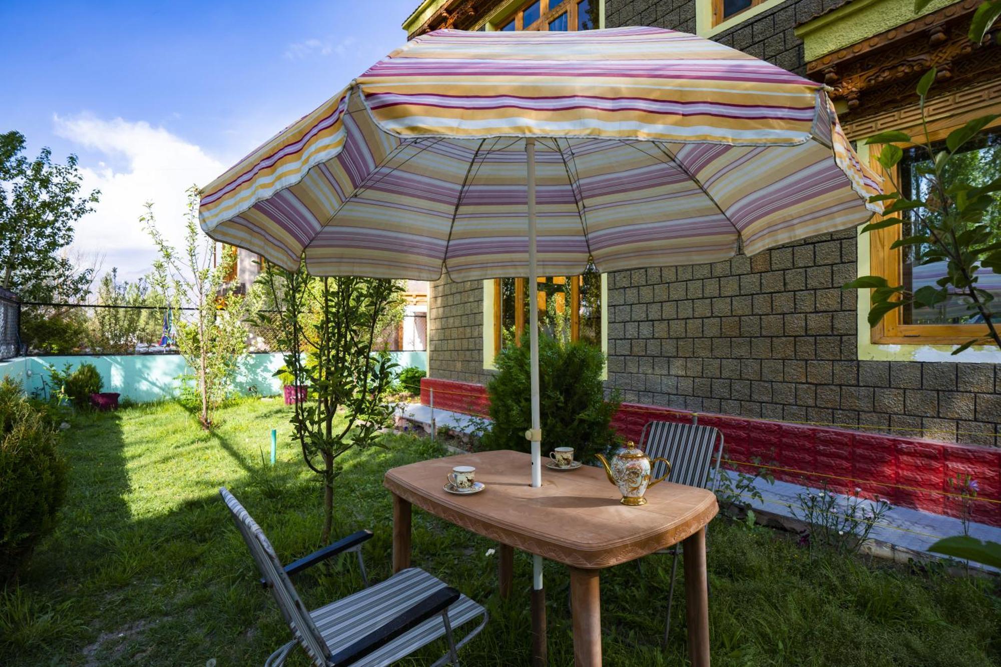 Rainbow Holiday Home เลห์ ภายนอก รูปภาพ