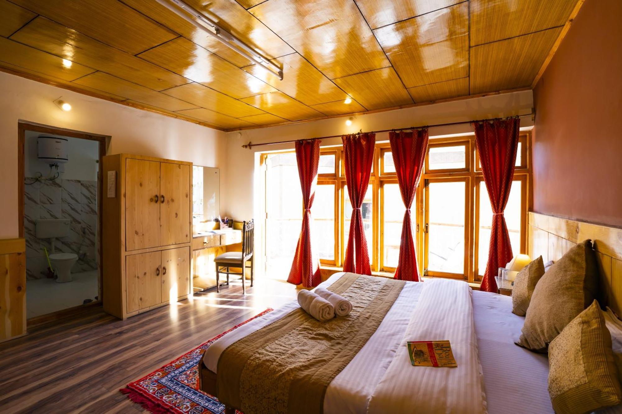 Rainbow Holiday Home เลห์ ภายนอก รูปภาพ